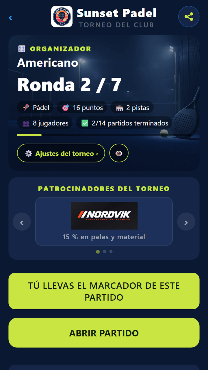 Pantalla del organizador: ronda 2 de 7, dos pistas, marcadores en directo y clasificación