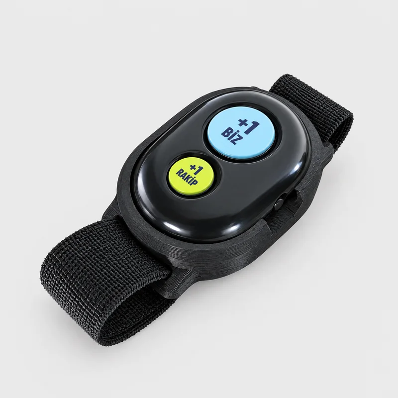 Cinturino + telecomando Bluetooth Confezione singola: telecomando con tasti +1 Biz e +1 Rakip in un supporto nero con cinturino da polso